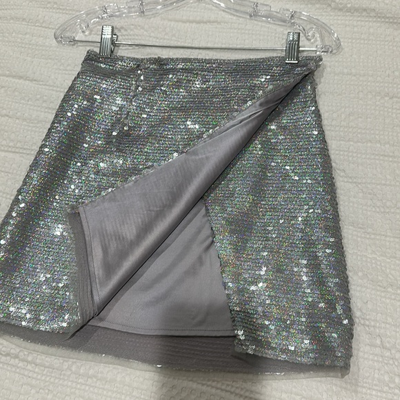 White Fox multi color sequin skirt set - Picture 4 of 7